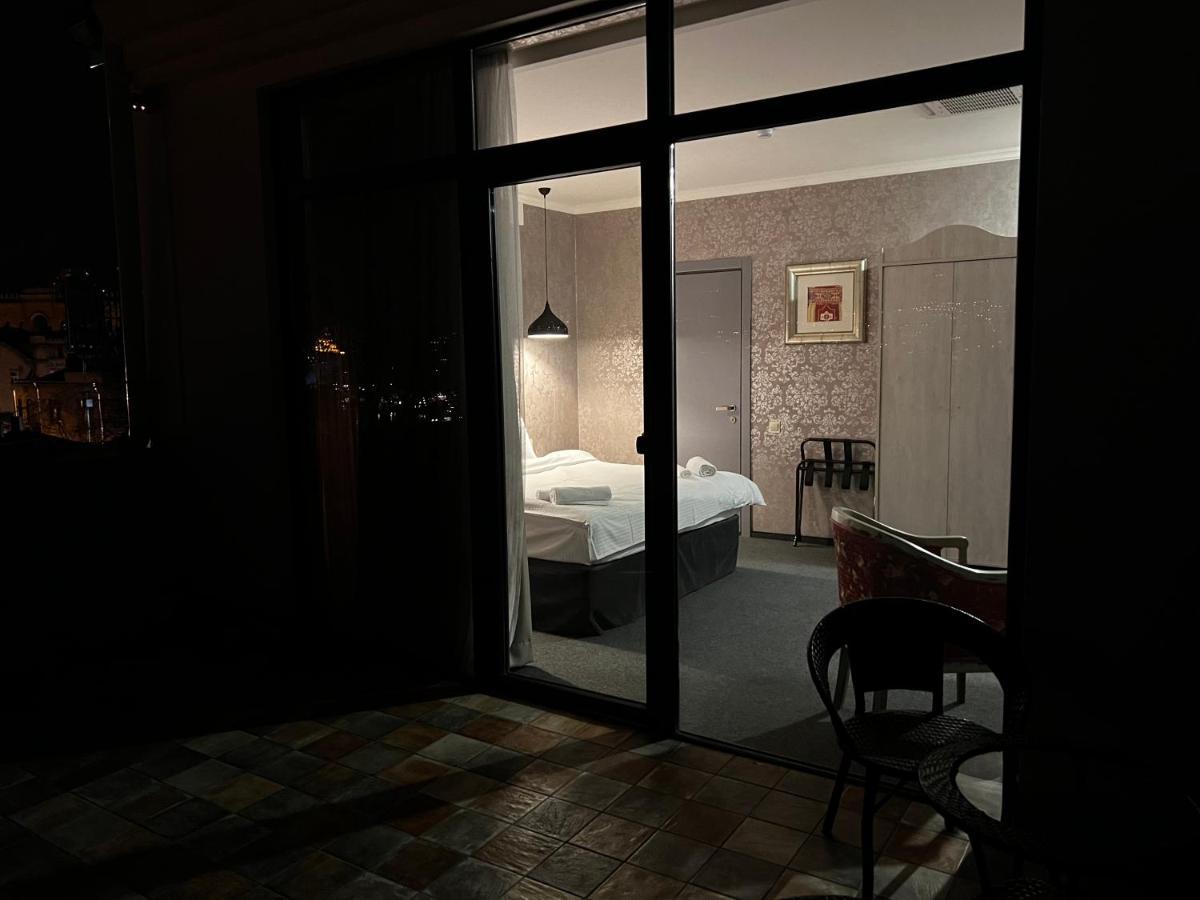 Hotel Day Inn Тбилиси Экстерьер фото