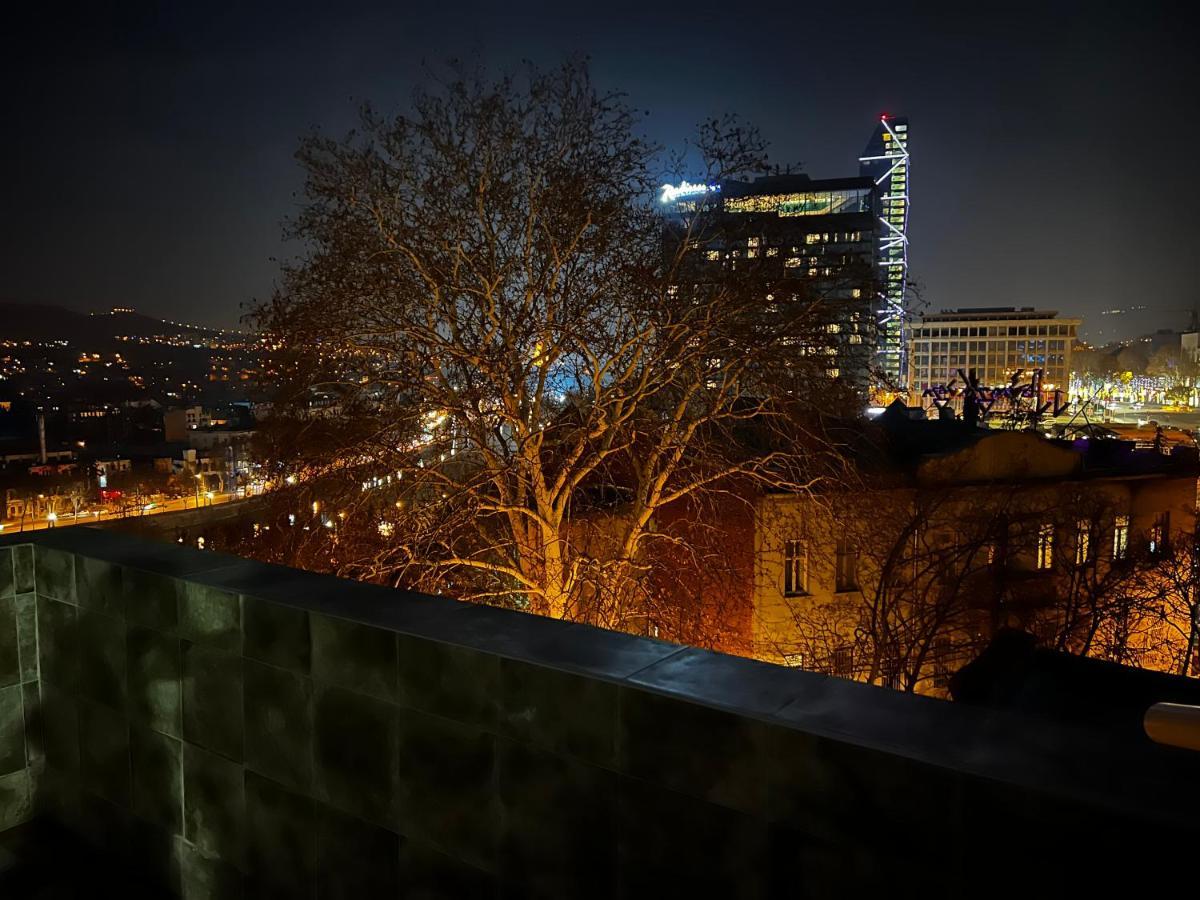 Hotel Day Inn Тбилиси Экстерьер фото