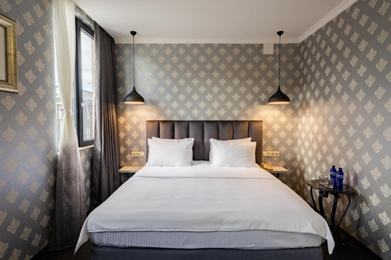 Hotel Day Inn Тбилиси Экстерьер фото