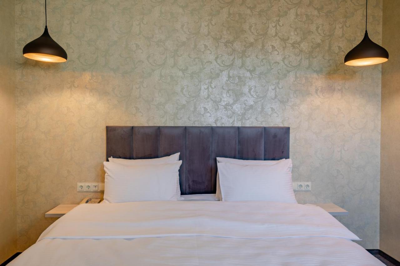 Hotel Day Inn Тбилиси Экстерьер фото