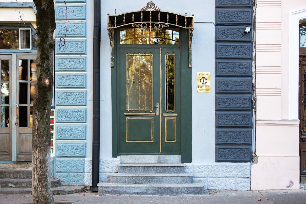 Hotel Day Inn Тбилиси Экстерьер фото