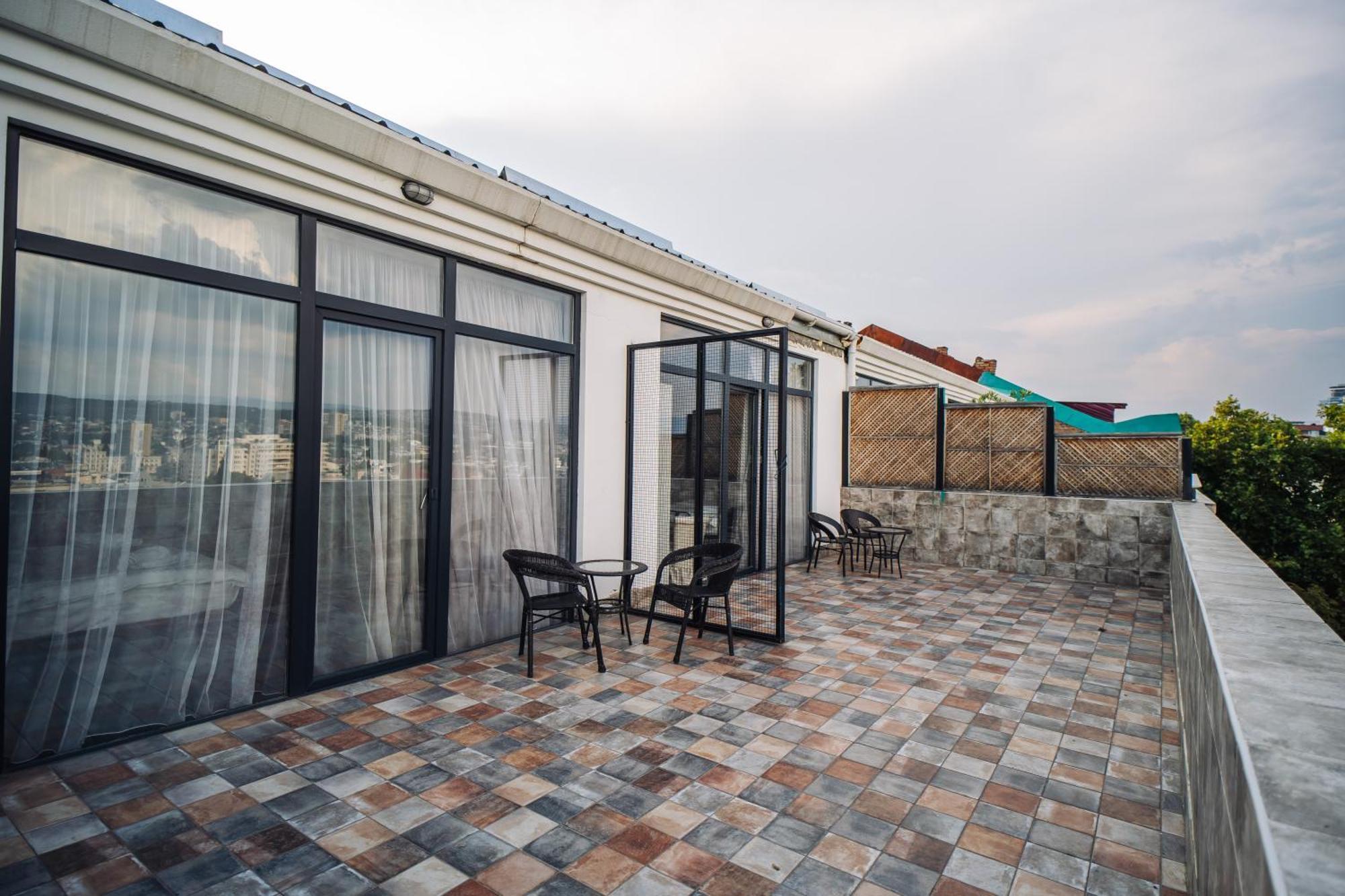 Hotel Day Inn Тбилиси Экстерьер фото