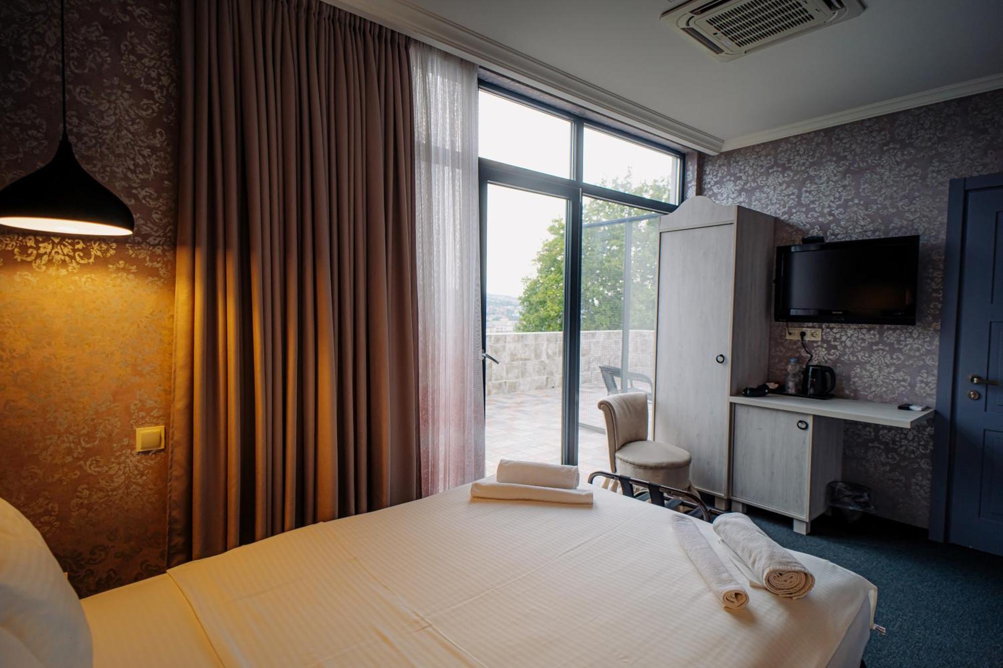 Hotel Day Inn Тбилиси Экстерьер фото
