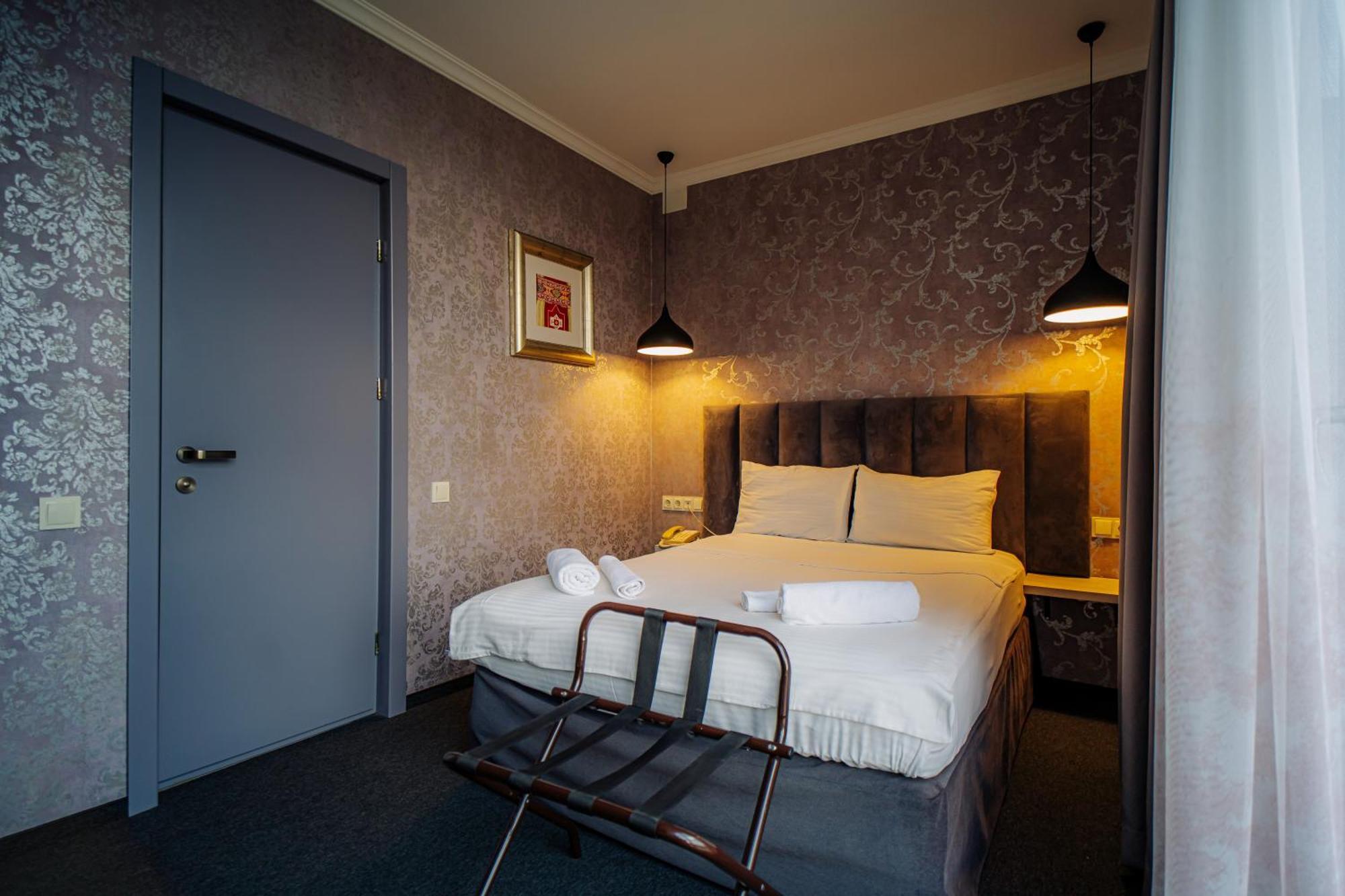 Hotel Day Inn Тбилиси Экстерьер фото