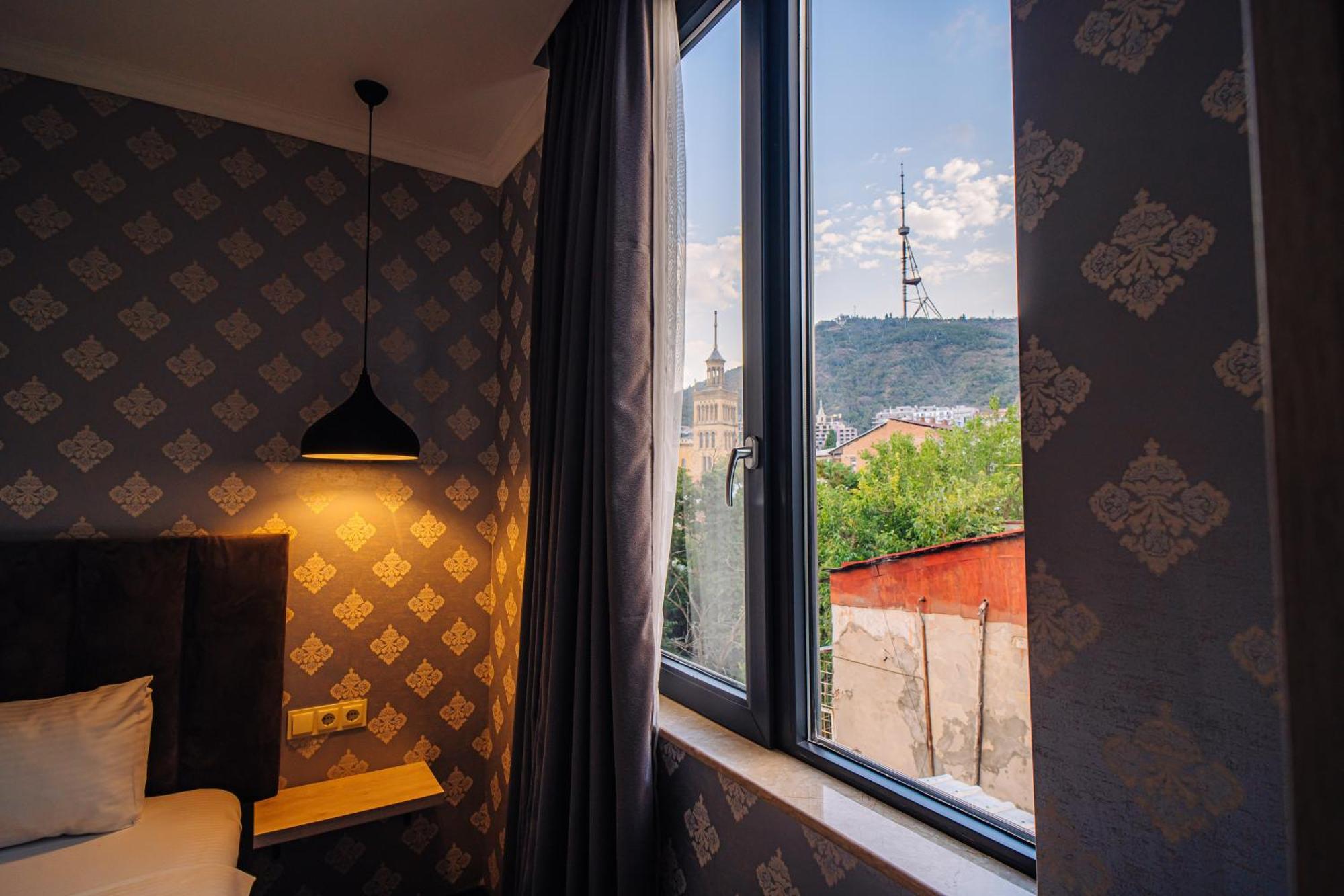 Hotel Day Inn Тбилиси Экстерьер фото