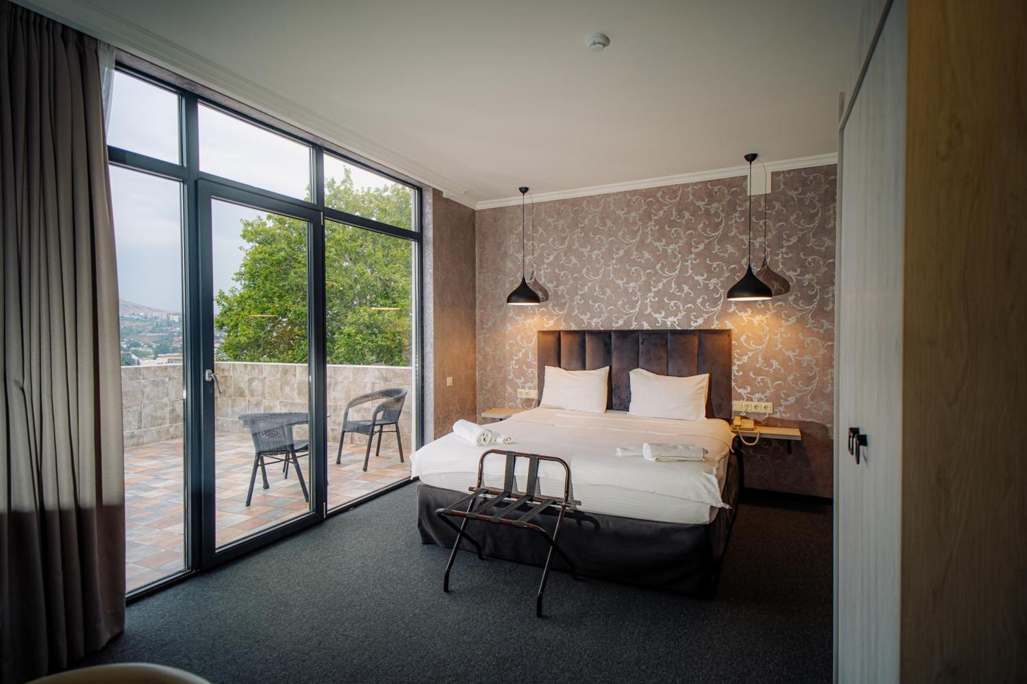 Hotel Day Inn Тбилиси Экстерьер фото