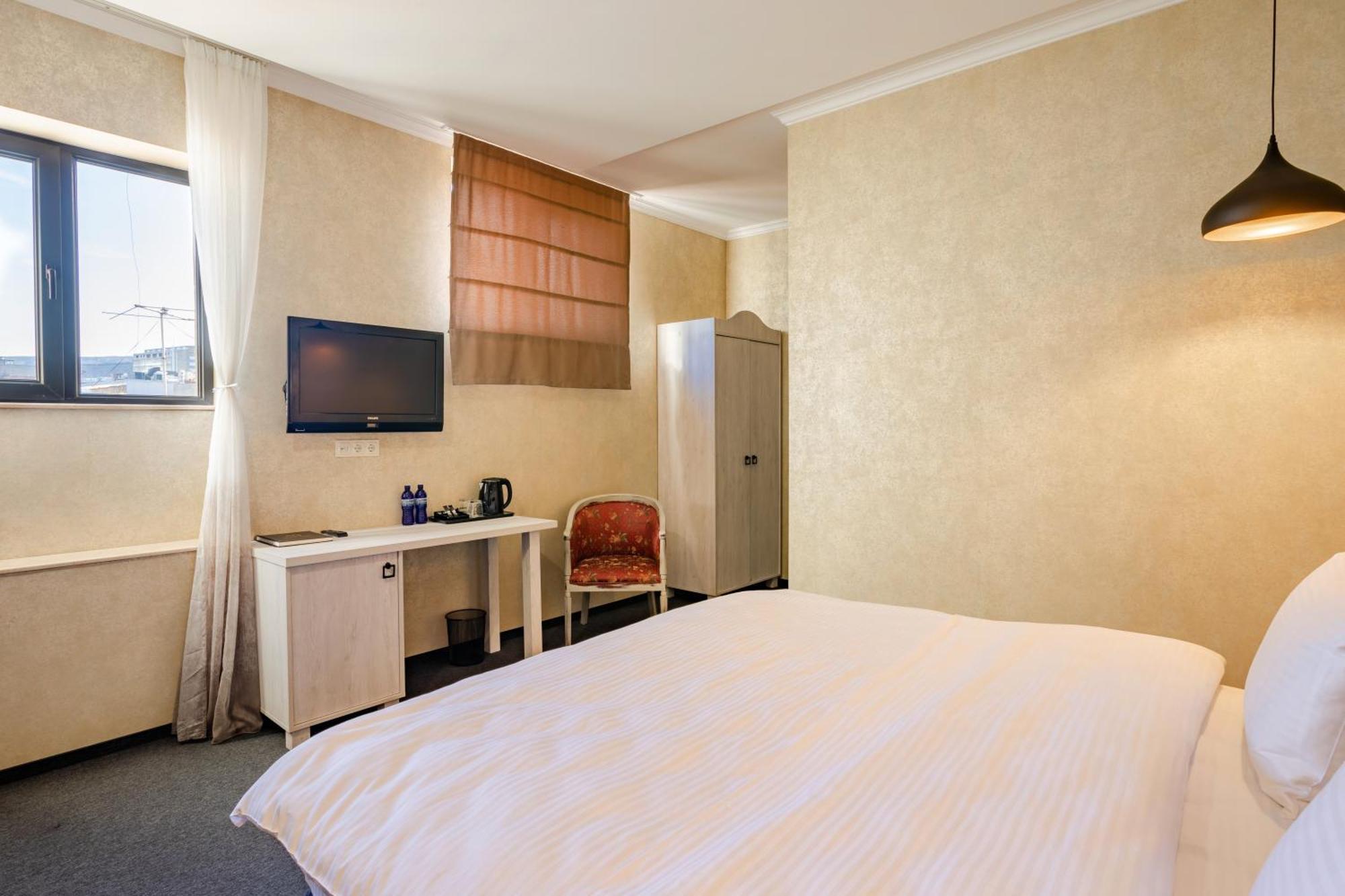 Hotel Day Inn Тбилиси Экстерьер фото