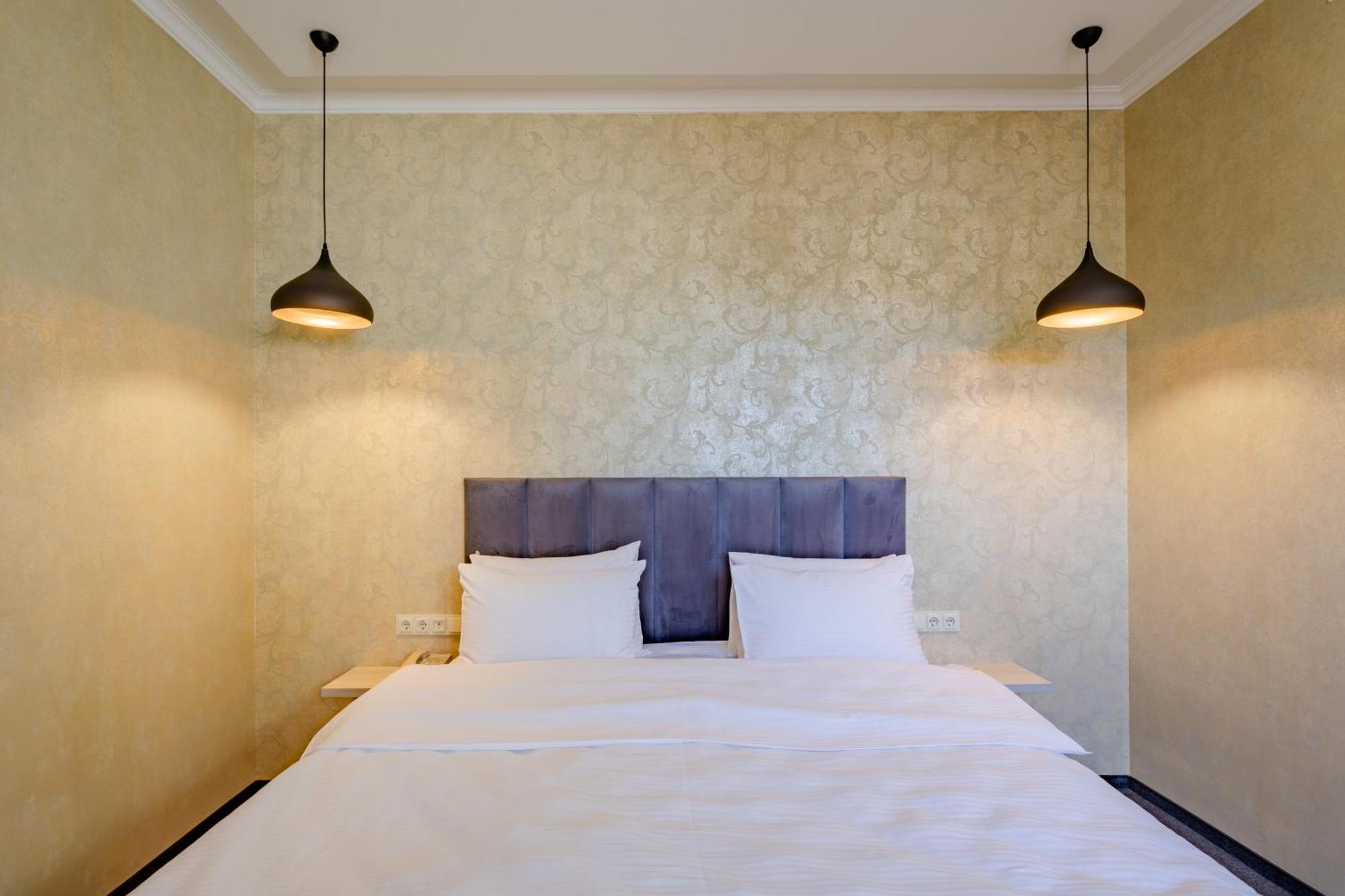 Hotel Day Inn Тбилиси Экстерьер фото