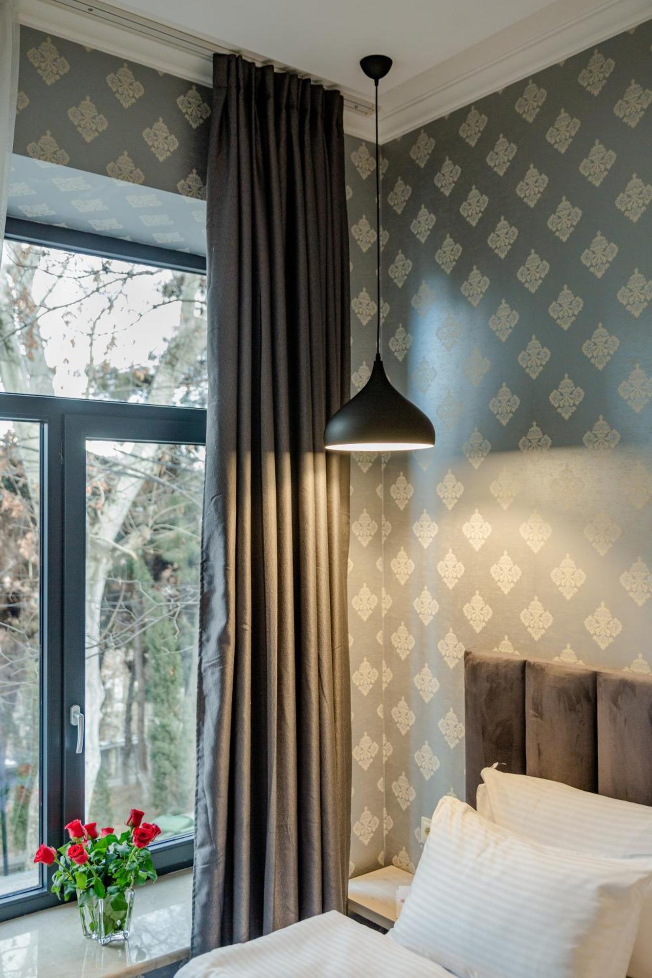 Hotel Day Inn Тбилиси Экстерьер фото
