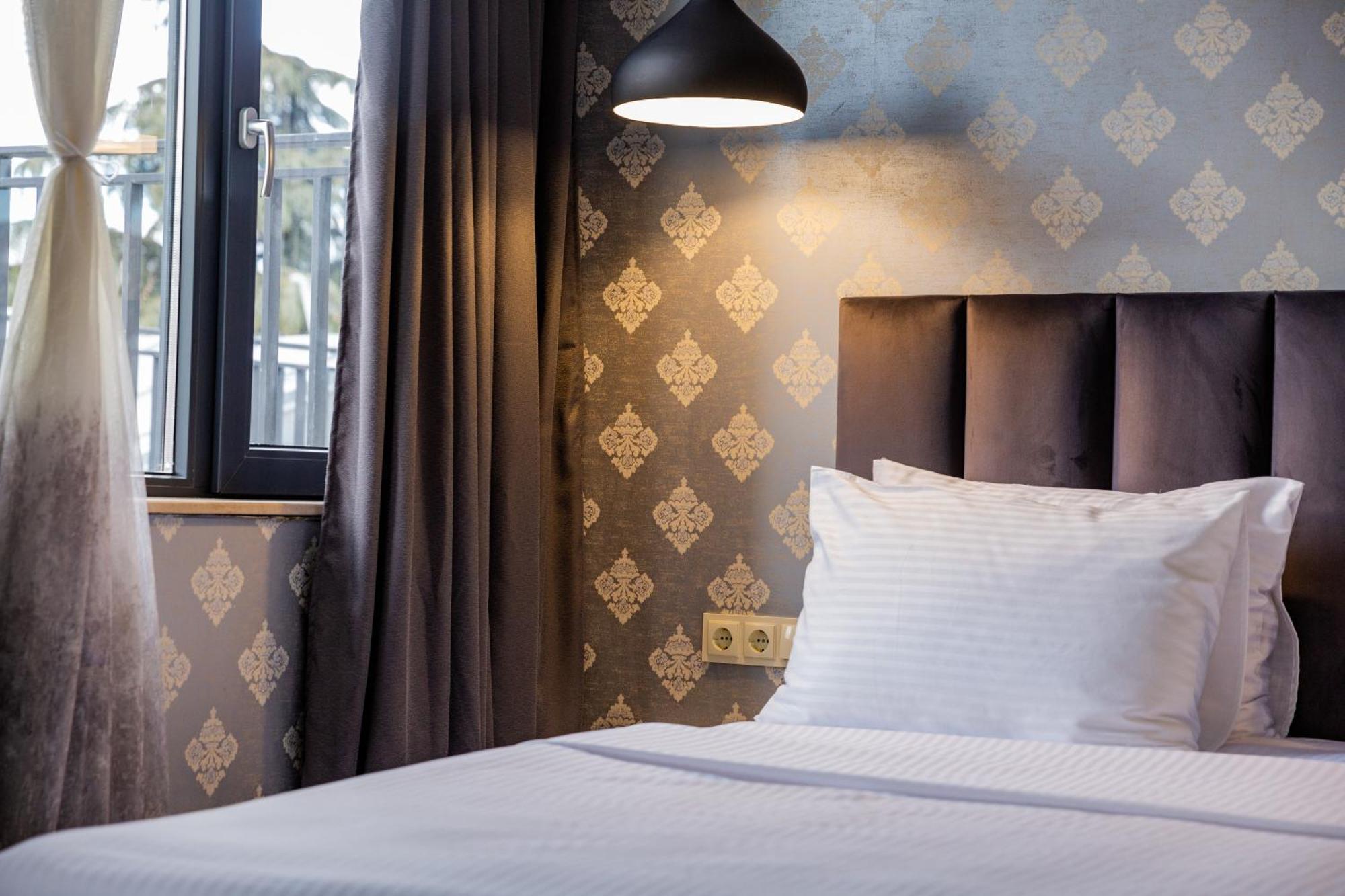 Hotel Day Inn Тбилиси Экстерьер фото