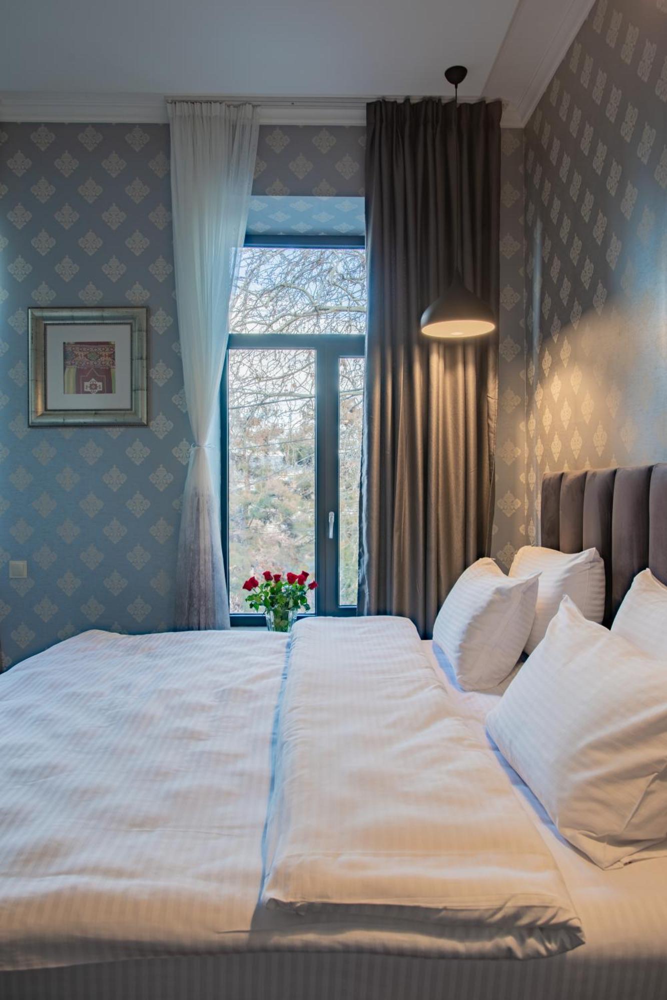 Hotel Day Inn Тбилиси Экстерьер фото