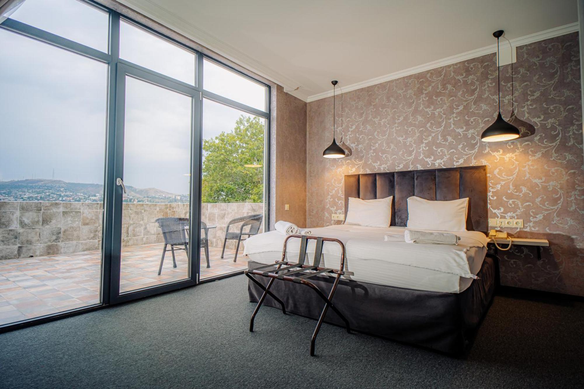Hotel Day Inn Тбилиси Экстерьер фото
