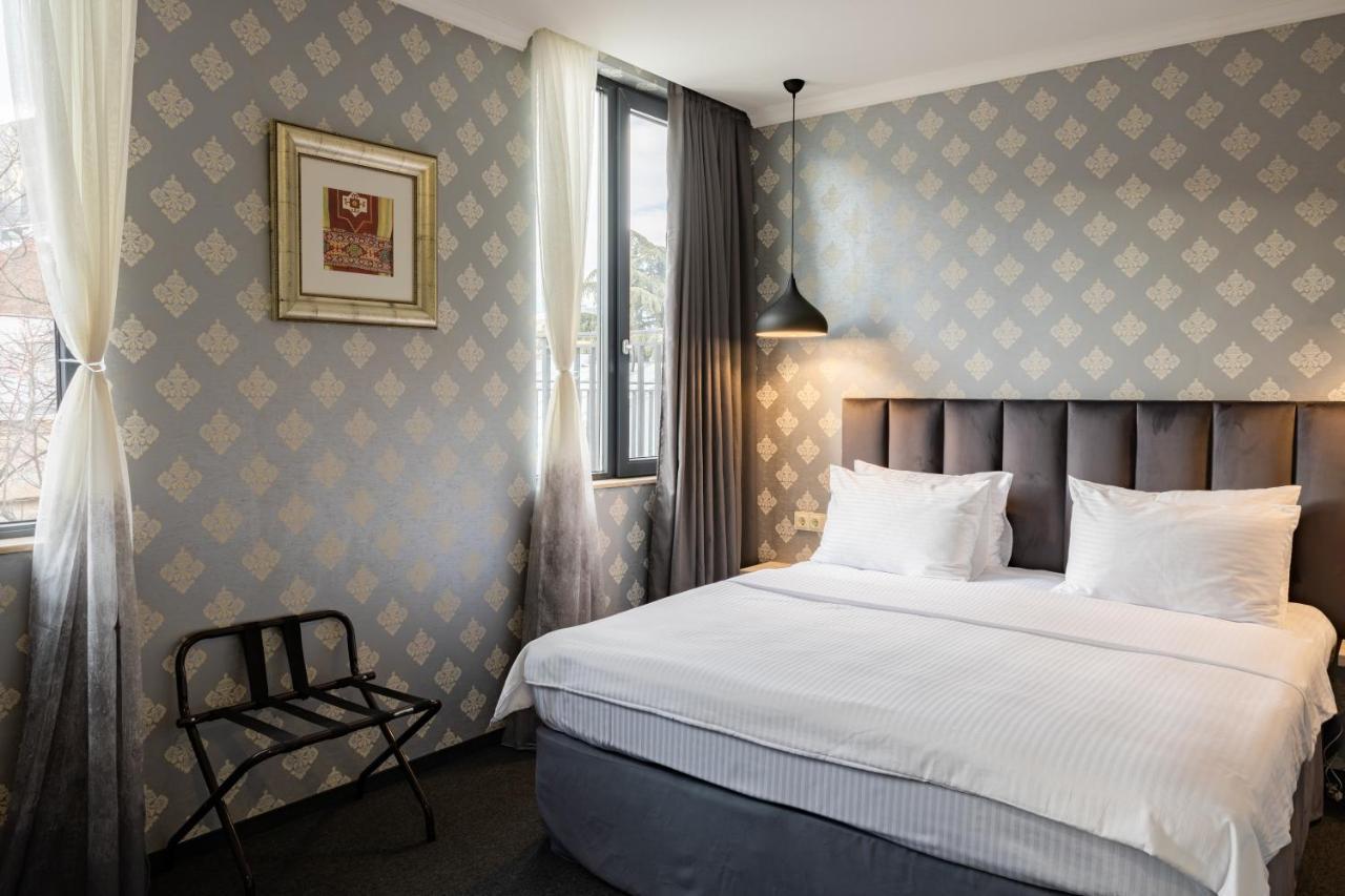 Hotel Day Inn Тбилиси Экстерьер фото